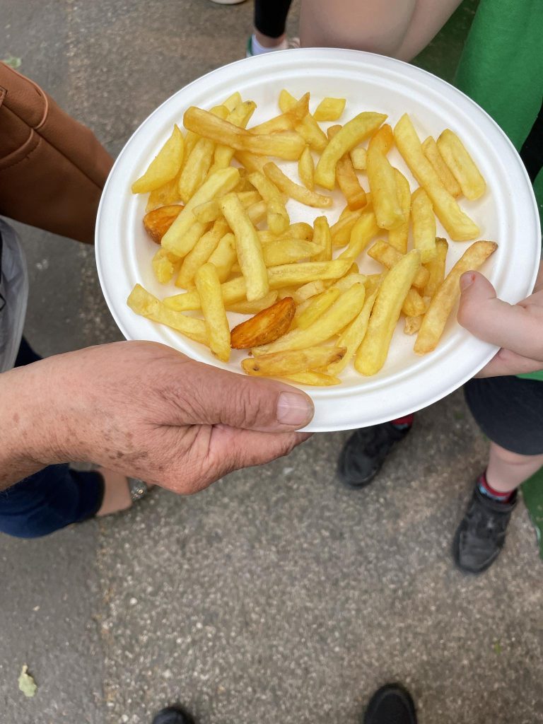 Tegnap a majálison kértem egy adag sültkrumplit…nem fogja kitalálni mennyibe került