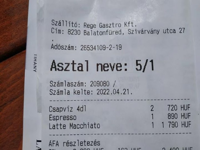 Ma a Balatonon ittam egy pohár vizet Tihanyban az egyik cukrászdában. 720 forintot fizetettek ki velem érte! De az igazi hidegzuhanyt csak ezután kaptam a nyakamba..